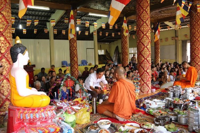 Đời sống của bà con Khơ-me ở Cà Mau đang khởi sắc từng ngày (Tết cổ truyền Chôl Chnăm Thmây). Ảnh: TTXVN.